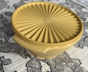 VTG Tupperware Servalier Harvest Gold 6"x12”Salad Serving Bowl & Lid 880 CLEAN
